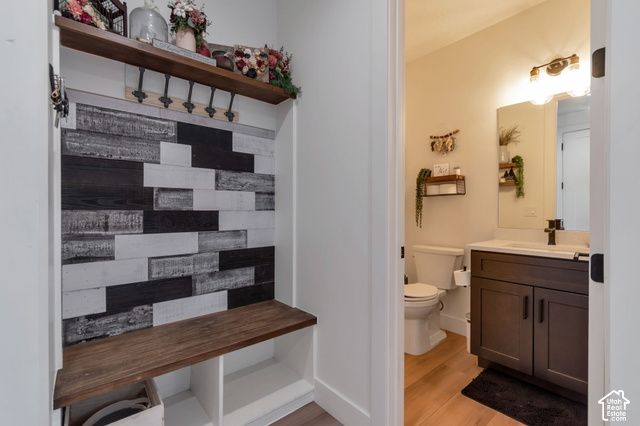 7637 S BRINKERHOFF DR, West Jordan, UT 84084