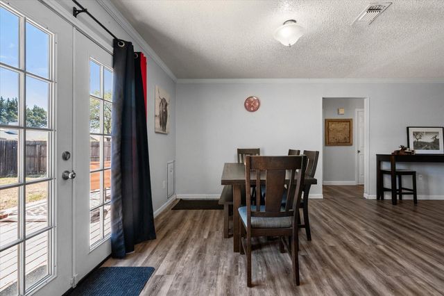 8811 Flint Avenue, Lubbock, TX 79423