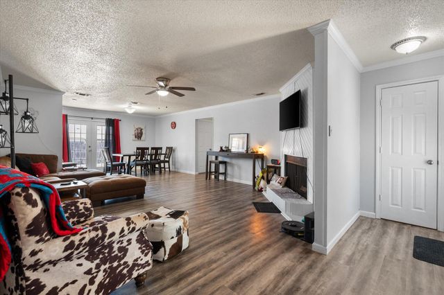 8811 Flint Avenue, Lubbock, TX 79423