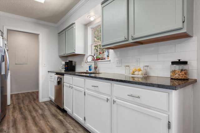 8811 Flint Avenue, Lubbock, TX 79423