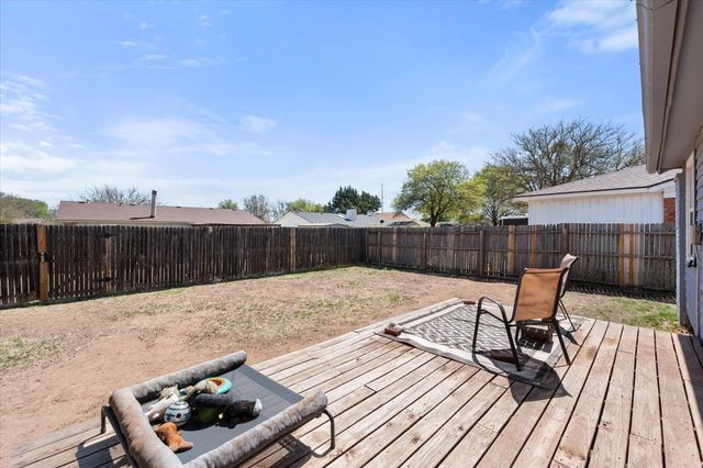 8811 Flint Avenue, Lubbock, TX 79423
