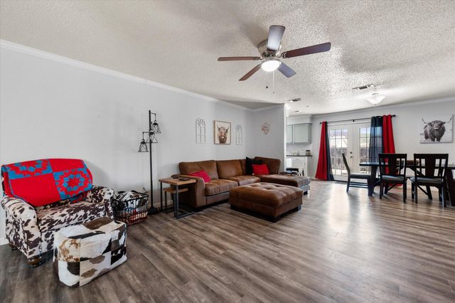 8811 Flint Avenue, Lubbock, TX 79423