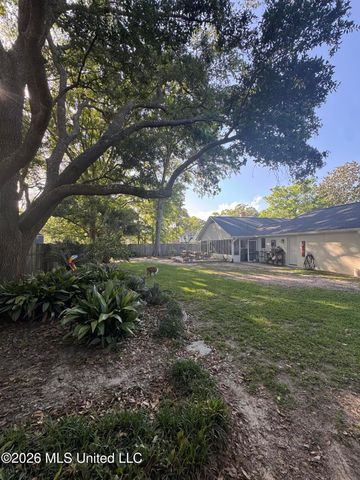 4004 Breezy Hill Lane, Ocean Springs, MS 39564