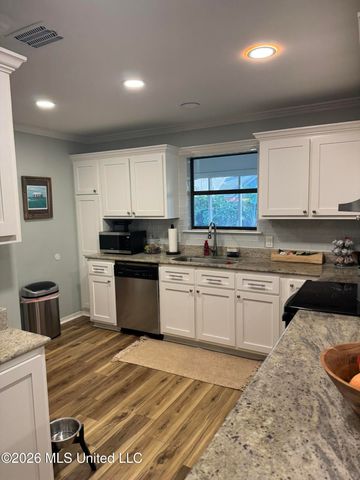 4004 Breezy Hill Lane, Ocean Springs, MS 39564