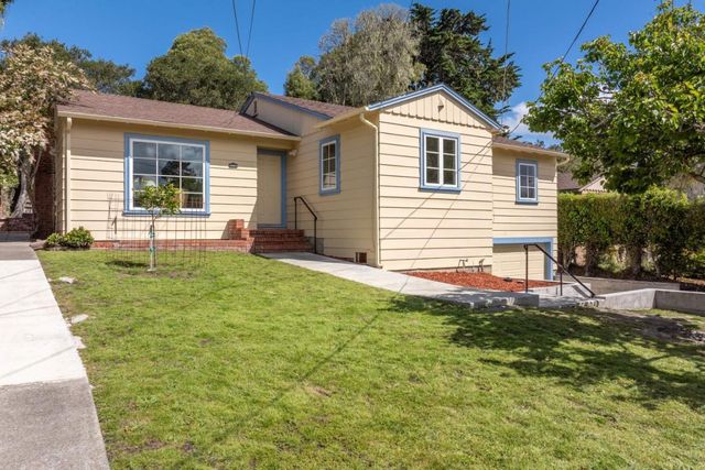 32 Via Ventura, Monterey, CA 93940