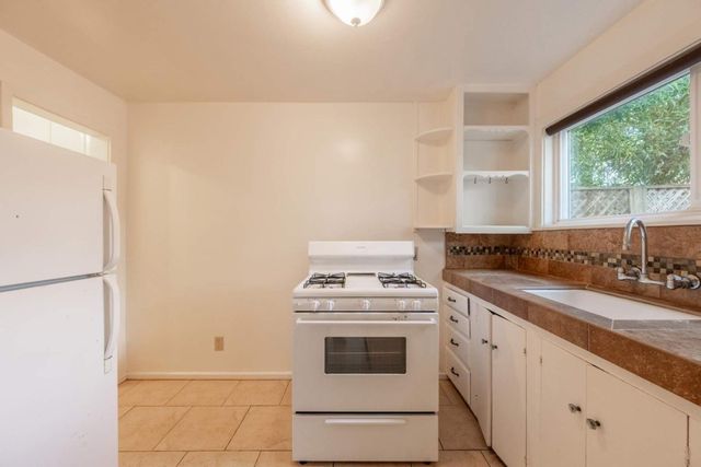 32 Via Ventura, Monterey, CA 93940