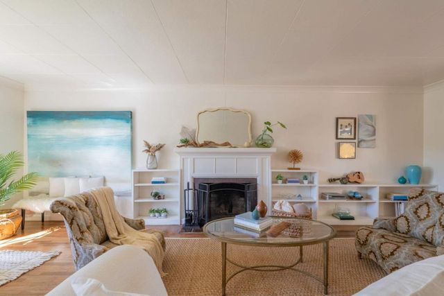 32 Via Ventura, Monterey, CA 93940