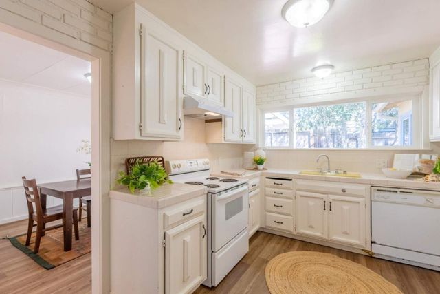 32 Via Ventura, Monterey, CA 93940