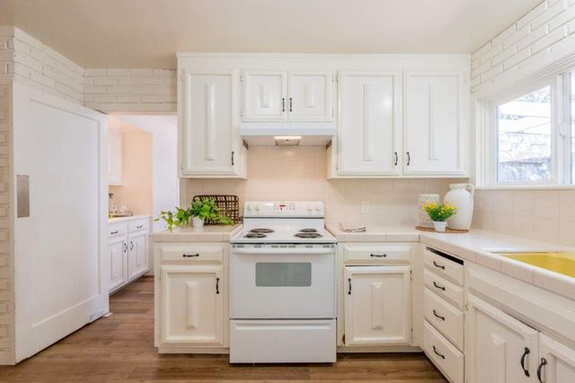 32 Via Ventura, Monterey, CA 93940