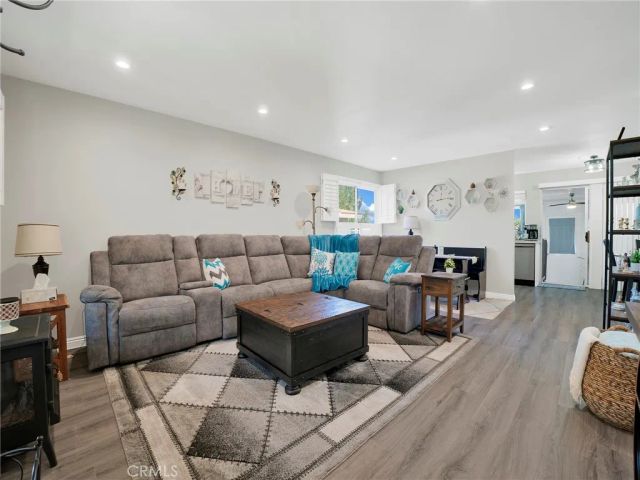 19816 Spanish Oak, Newhall, CA 91321