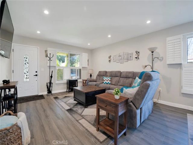 19816 Spanish Oak, Newhall, CA 91321