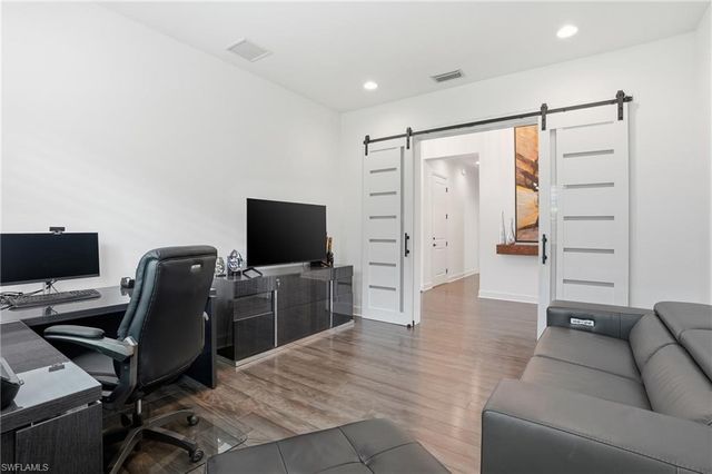 11648 Periwinkle DR, Naples, FL 34120