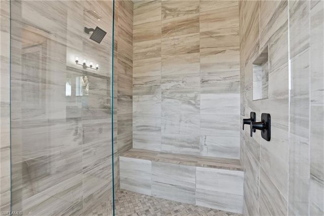 11648 Periwinkle DR, Naples, FL 34120