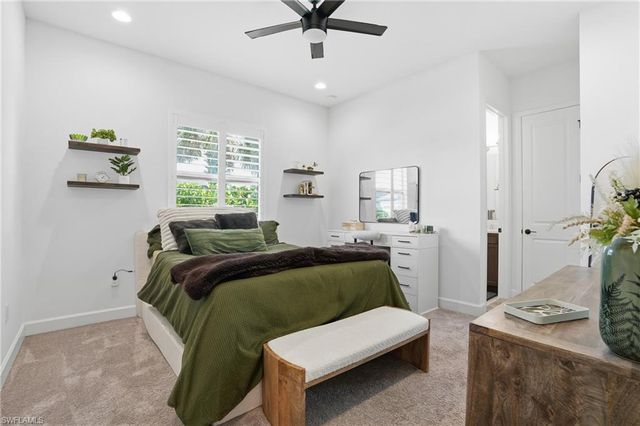 11648 Periwinkle DR, Naples, FL 34120