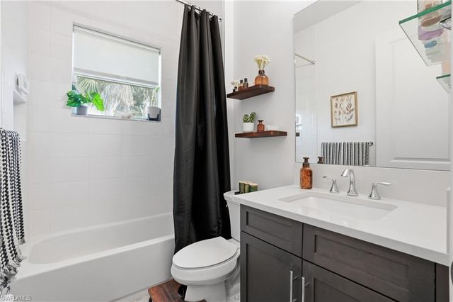 11648 Periwinkle DR, Naples, FL 34120