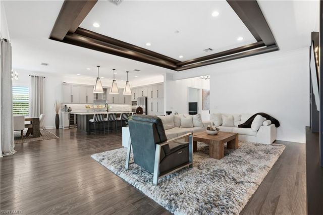 11648 Periwinkle DR, Naples, FL 34120