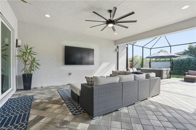 11648 Periwinkle DR, Naples, FL 34120