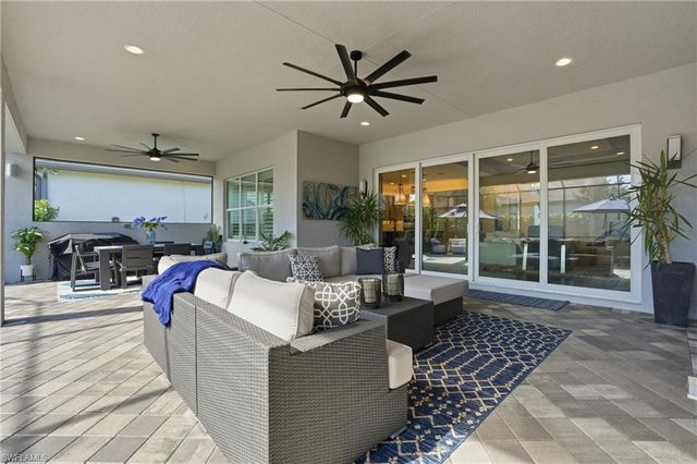 11648 Periwinkle DR, Naples, FL 34120