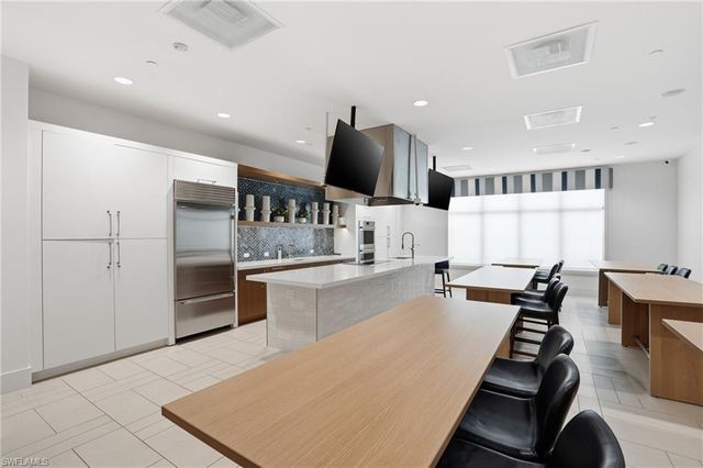 11648 Periwinkle DR, Naples, FL 34120