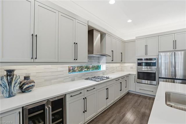 11648 Periwinkle DR, Naples, FL 34120