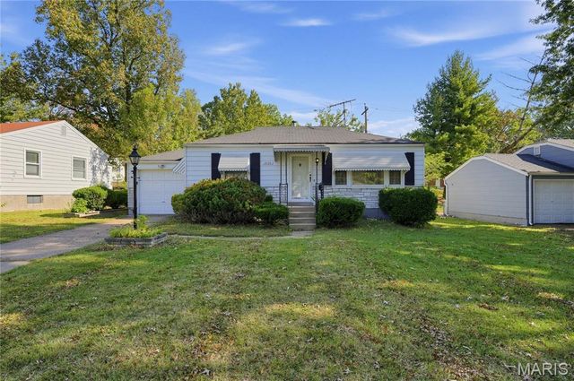 10136 Newbold Drive, St Louis, MO 63137