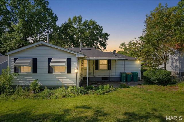 10136 Newbold Drive, St Louis, MO 63137