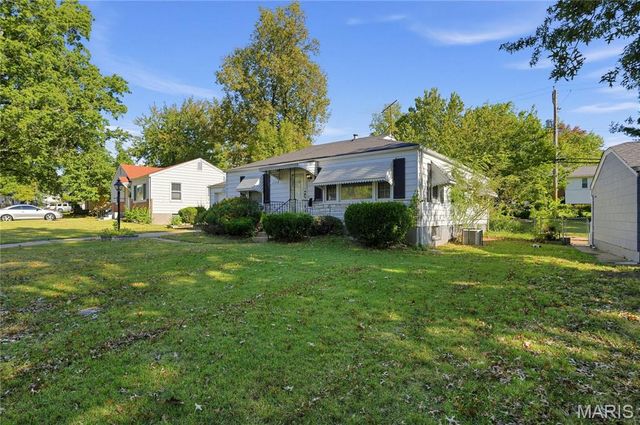 10136 Newbold Drive, St Louis, MO 63137