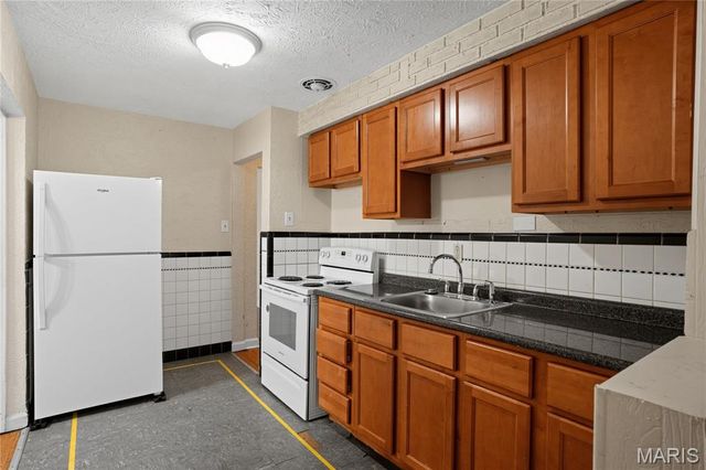 10136 Newbold Drive, St Louis, MO 63137