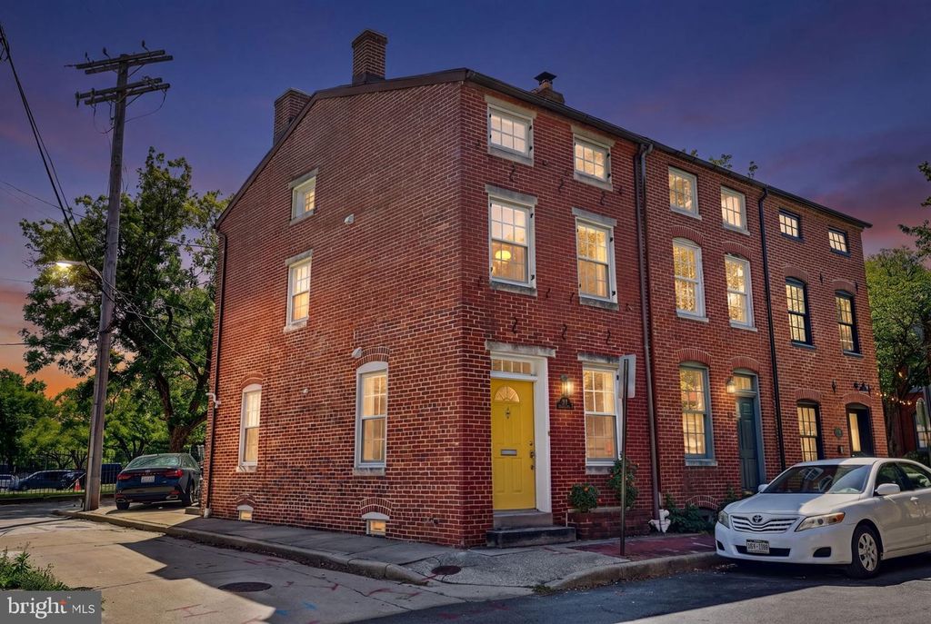 Image 1 of property listing at 109 W MONTGOMERY ST, Baltimore, MD 21230