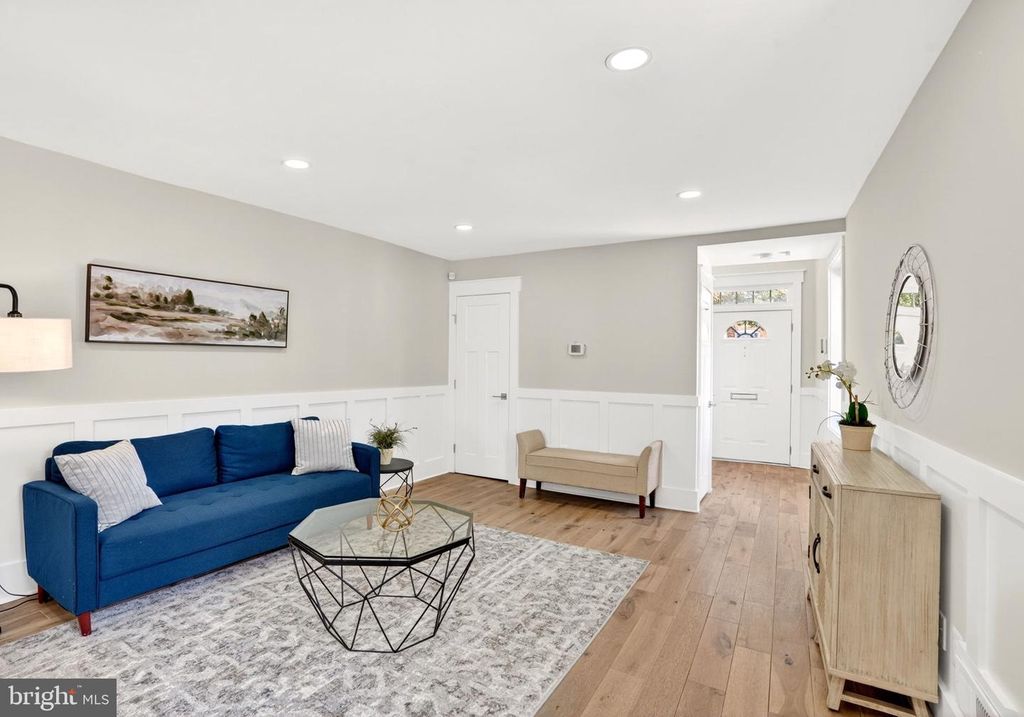 Image 17 of property listing at 109 W MONTGOMERY ST, Baltimore, MD 21230