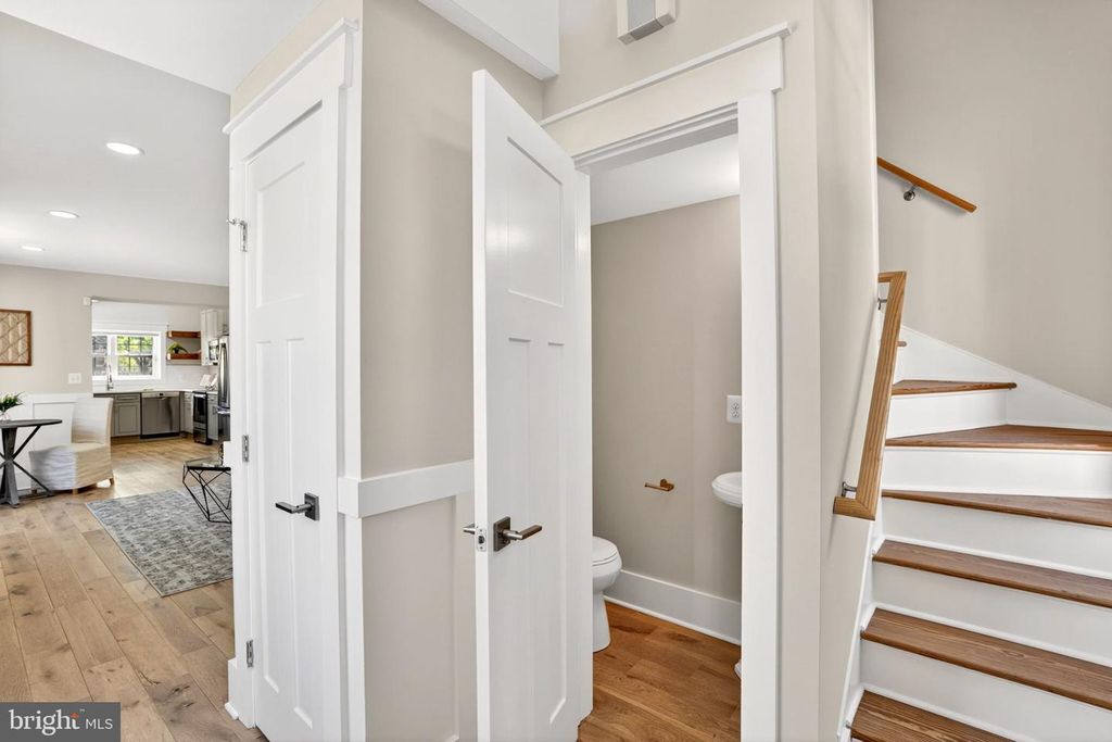 Image 18 of property listing at 109 W MONTGOMERY ST, Baltimore, MD 21230