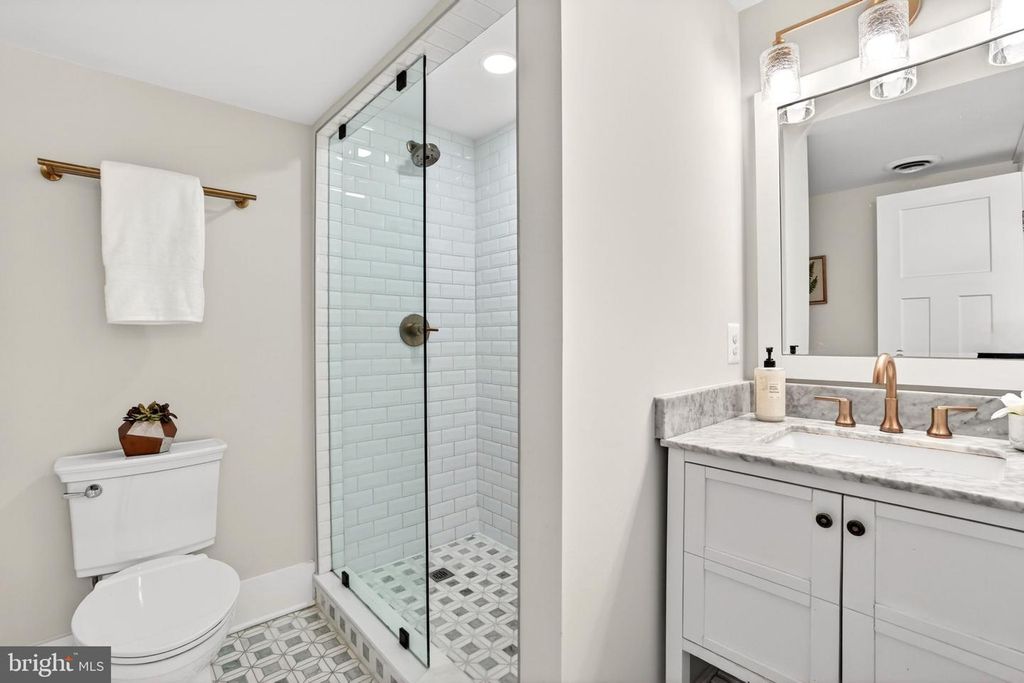 Image 23 of property listing at 109 W MONTGOMERY ST, Baltimore, MD 21230
