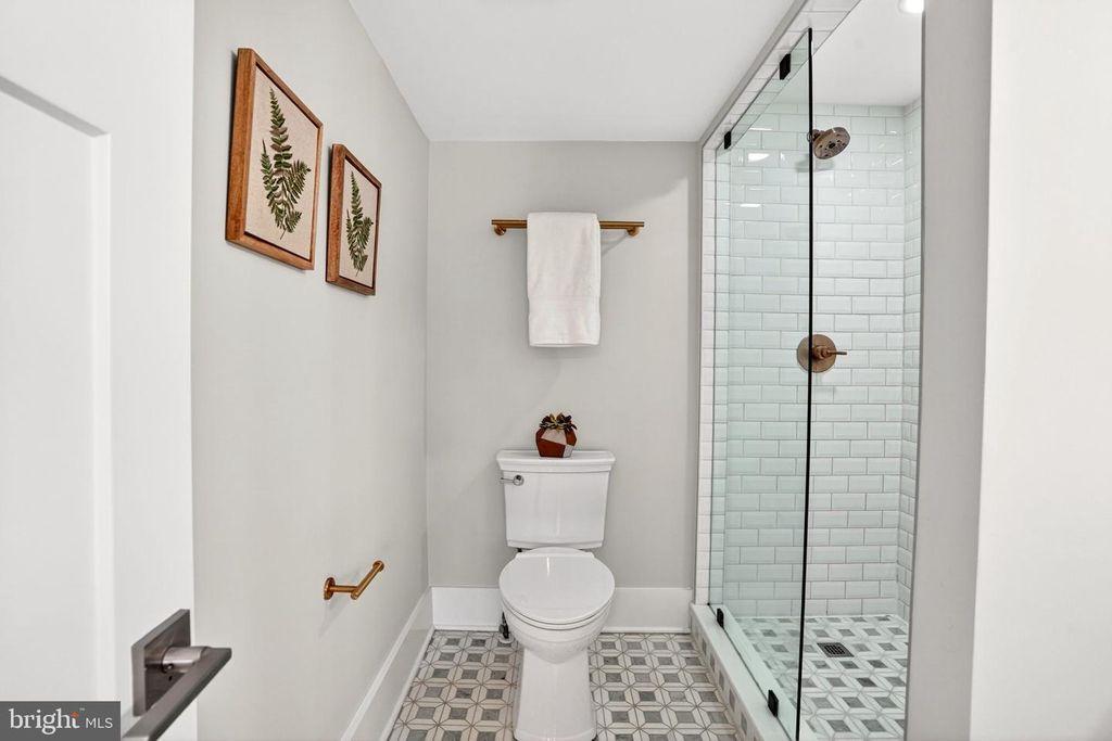 Image 24 of property listing at 109 W MONTGOMERY ST, Baltimore, MD 21230