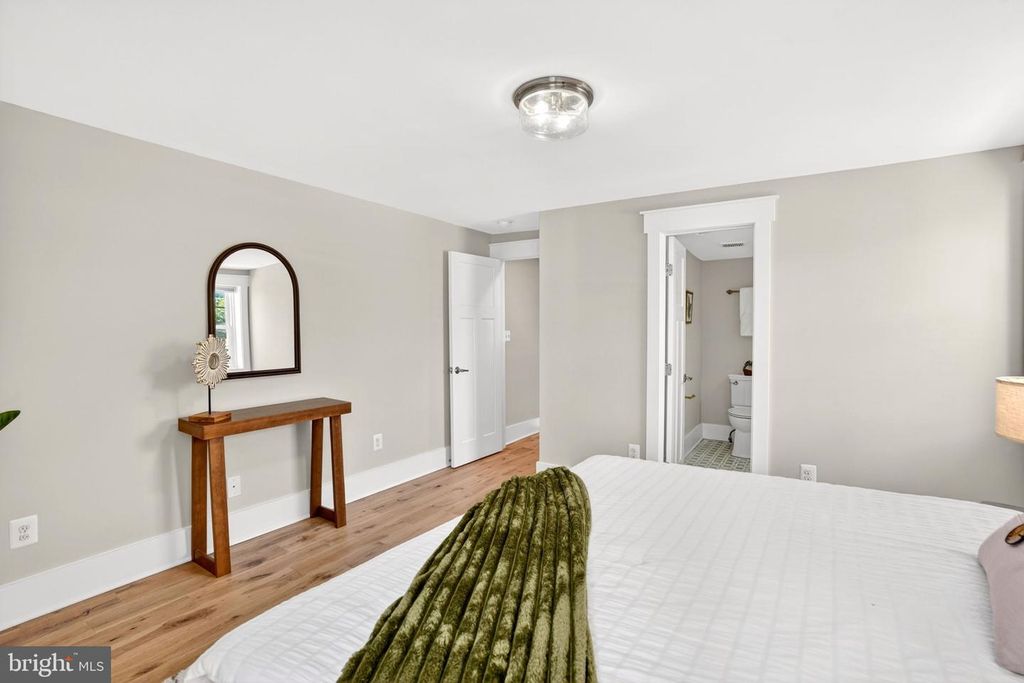 Image 27 of property listing at 109 W MONTGOMERY ST, Baltimore, MD 21230