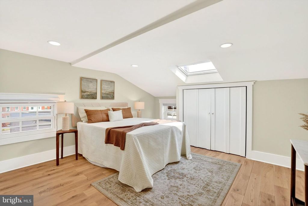 Image 31 of property listing at 109 W MONTGOMERY ST, Baltimore, MD 21230