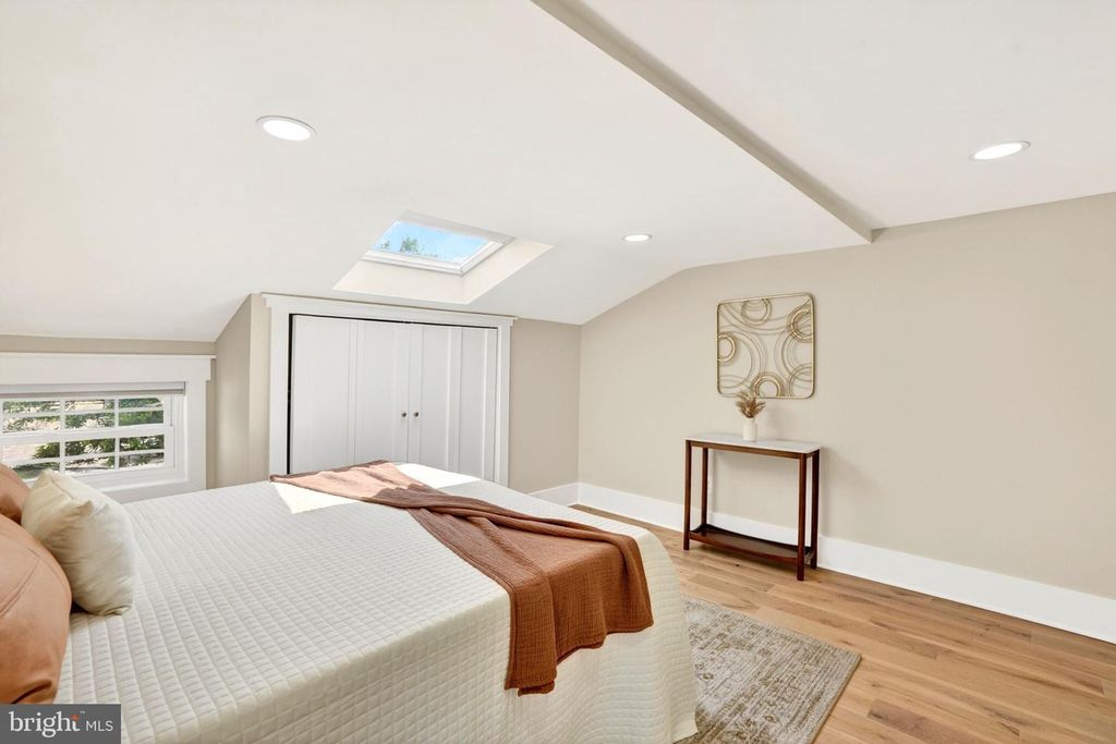 Image 38 of property listing at 109 W MONTGOMERY ST, Baltimore, MD 21230