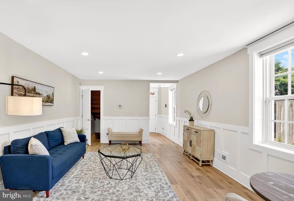 Image 41 of property listing at 109 W MONTGOMERY ST, Baltimore, MD 21230