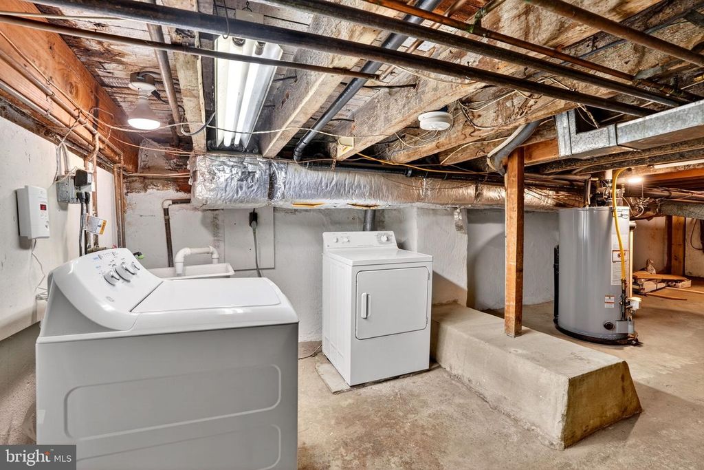 Image 43 of property listing at 109 W MONTGOMERY ST, Baltimore, MD 21230
