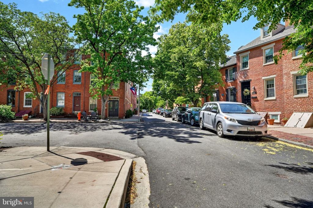 Image 54 of property listing at 109 W MONTGOMERY ST, Baltimore, MD 21230