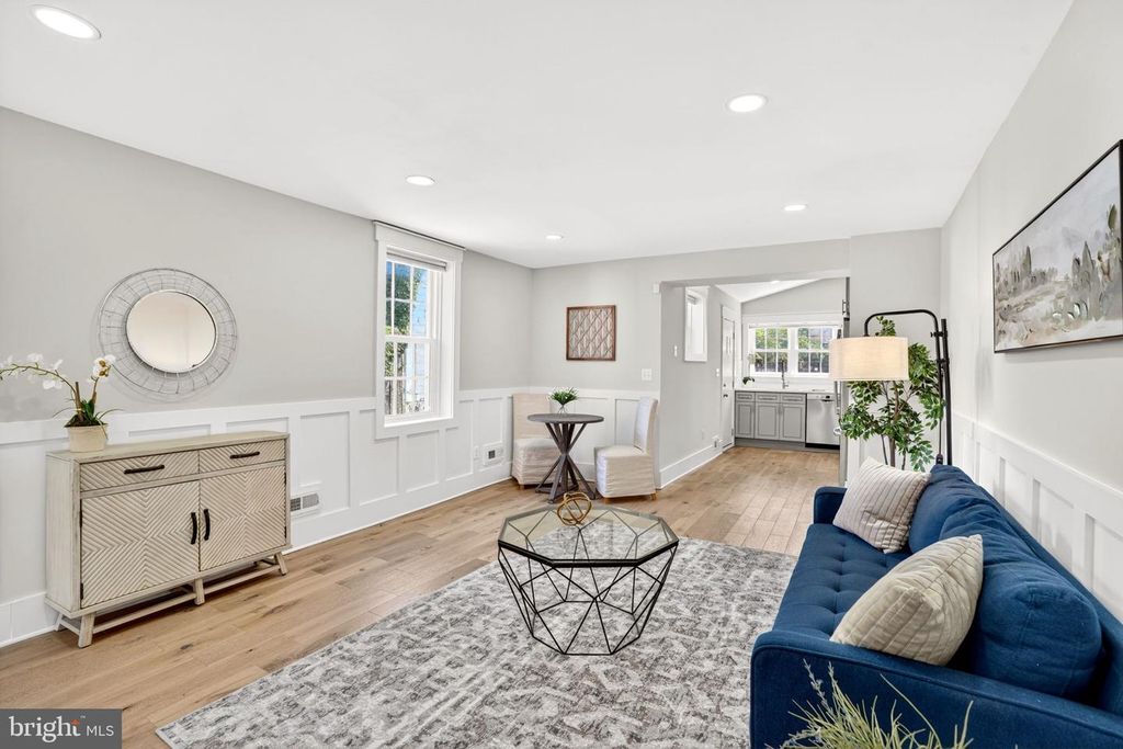 Image 6 of property listing at 109 W MONTGOMERY ST, Baltimore, MD 21230