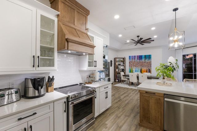 9405 BOXTHORN PLACE, Bradenton, FL 34202