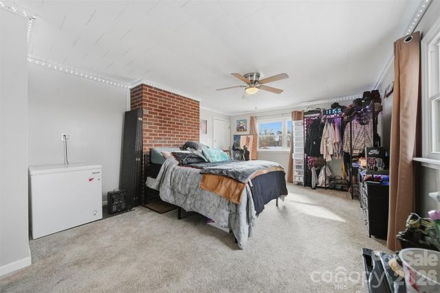 904 15th Street NW, Conover, NC 28613