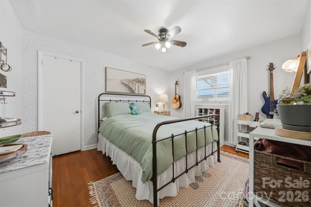 904 15th Street NW, Conover, NC 28613