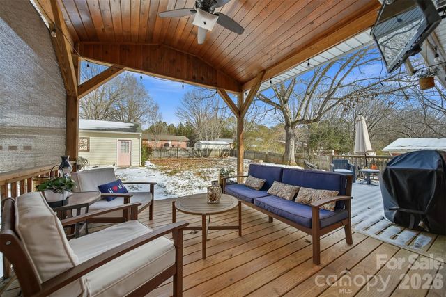 904 15th Street NW, Conover, NC 28613