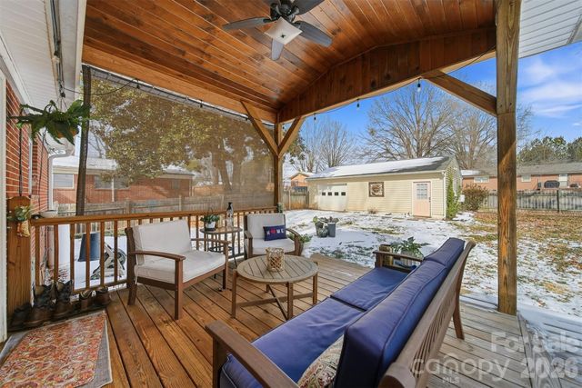 904 15th Street NW, Conover, NC 28613