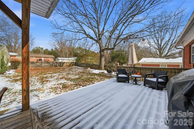 904 15th Street NW, Conover, NC 28613