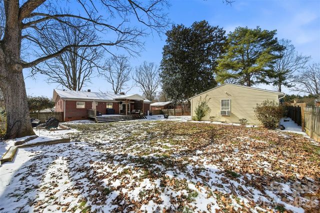 904 15th Street NW, Conover, NC 28613