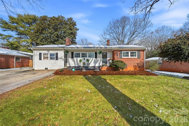 904 15th Street NW, Conover, NC 28613