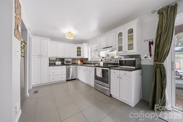 904 15th Street NW, Conover, NC 28613