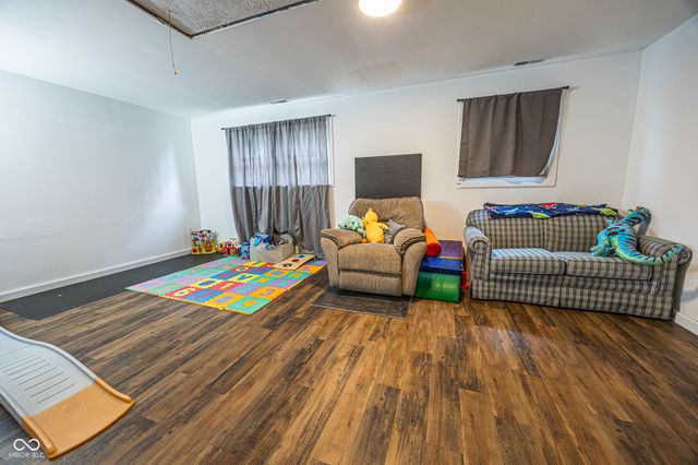 913 Sweetbriar Avenue, Whiteland, IN 46184